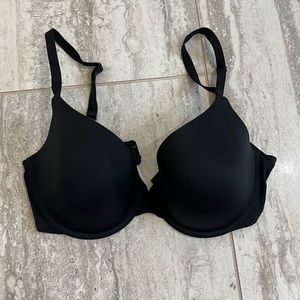 Black Victoria’s Secret Bra :) Size: 34D